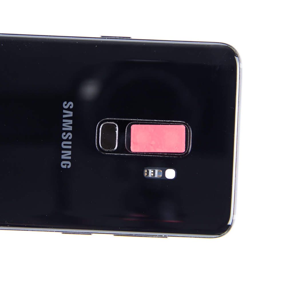 Nereziduálna obdelníková VOID samolepka na fotoaparáty telefónov obdĺžnik 40x10mm červená