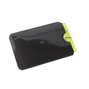 Ochranný obal v čiernej farbe pre bezkontaktnú kartu blokujúci RFID a NFC signál